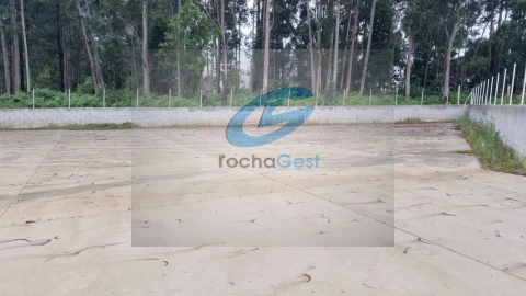 Armazém para Arrendamento em Serzedo e Perosinho