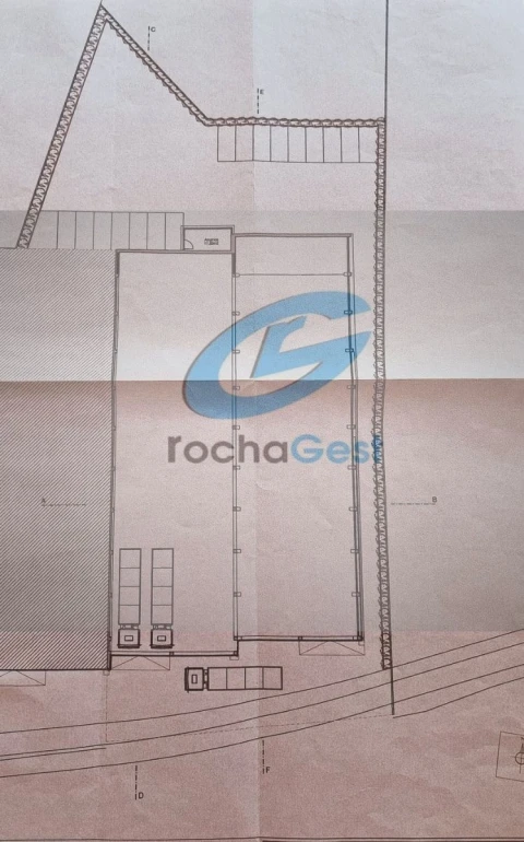 Armazém para Arrendamento em Serzedo e Perosinho