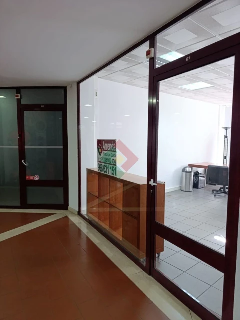 Loja para Arrendamento em Sé e São Lourenço