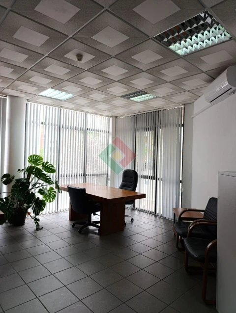 Loja para Arrendamento em Sé e São Lourenço