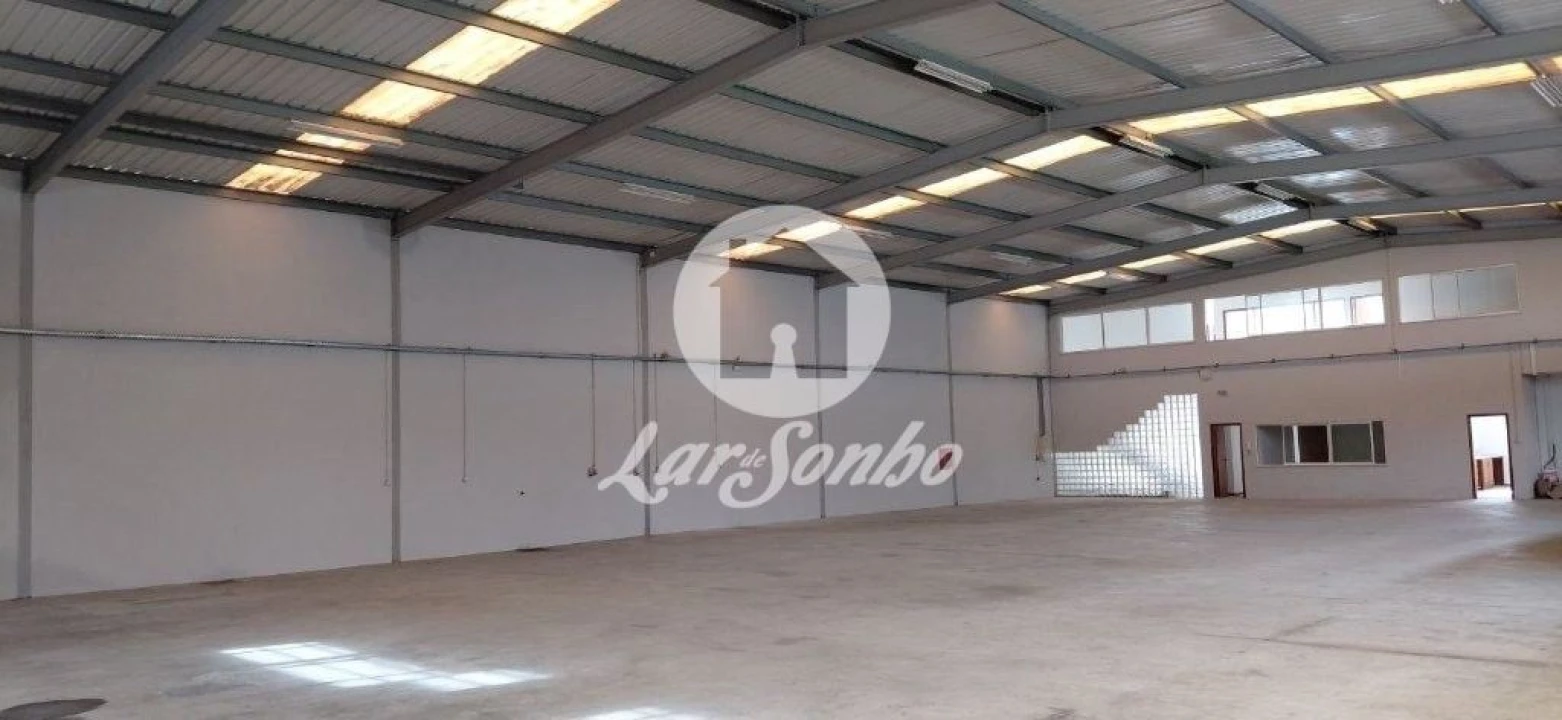 Armazém para Arrendamento em Pousa Foto 1