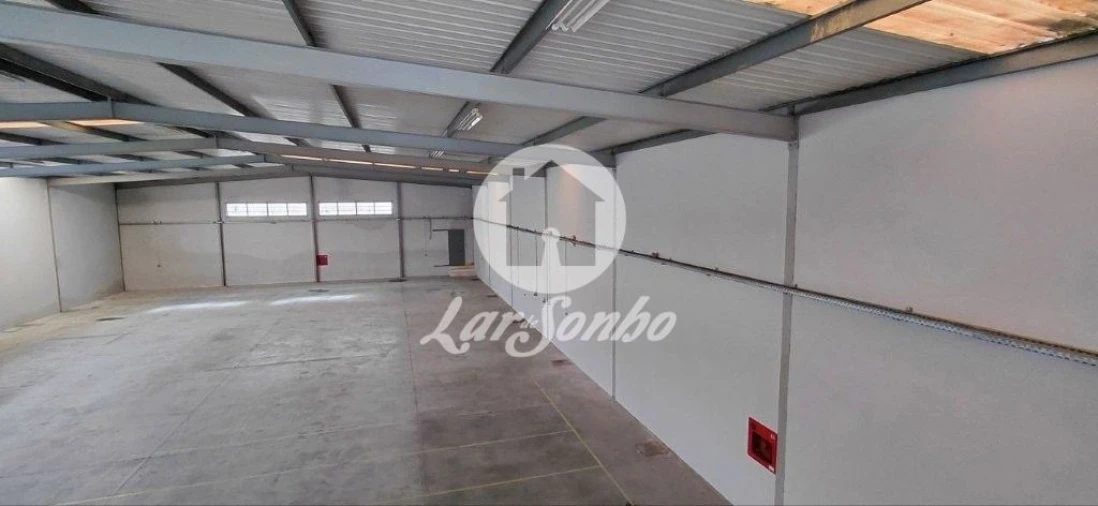 Armazém para Arrendamento em Pousa Foto 2