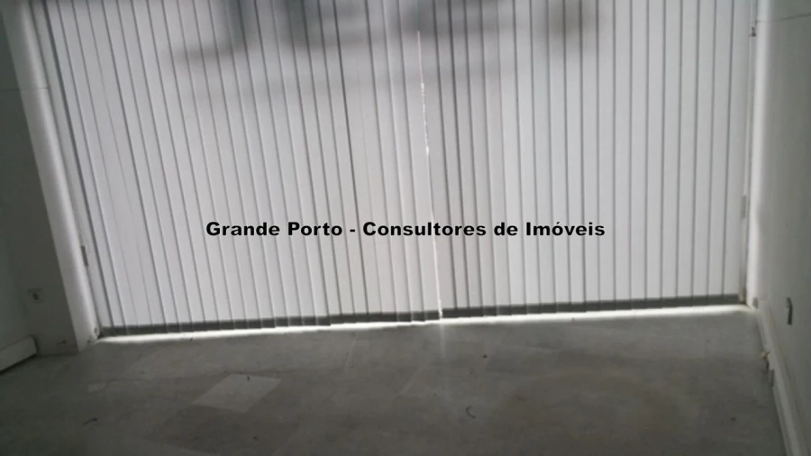 Armazém para Venda em Paranhos Foto 11