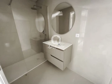 Apartamento T4 para Venda em Arcozelo