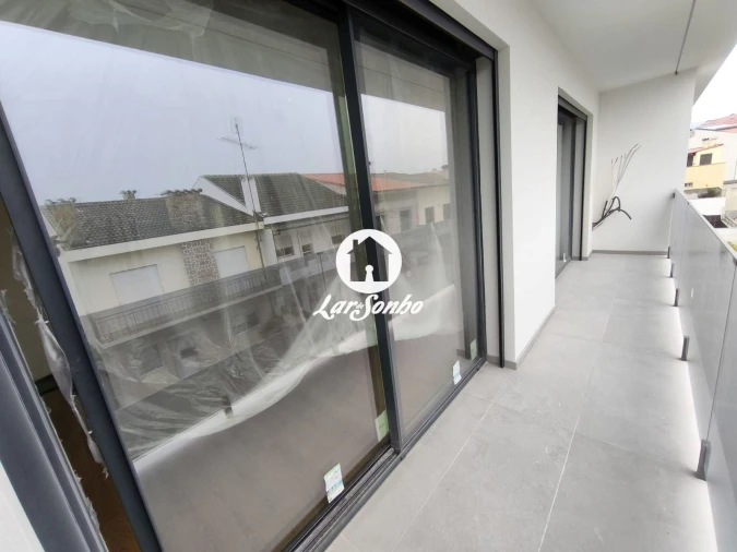 Apartamento T4 para Venda em Arcozelo Foto 3