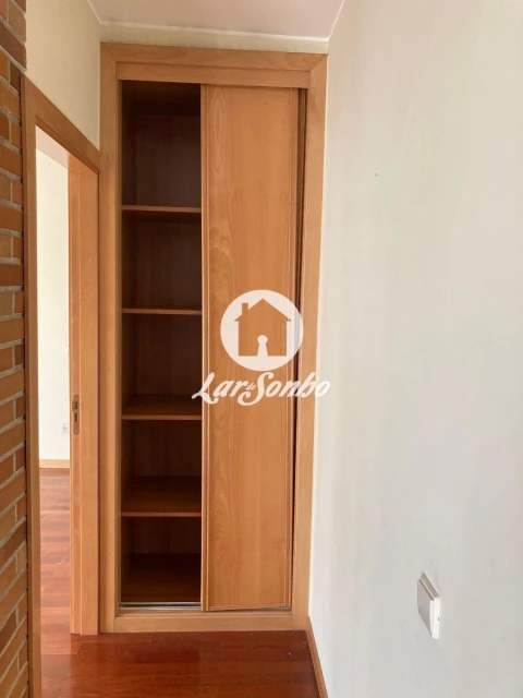 Apartamento T1 para Venda em Nogueira e Silva Escura