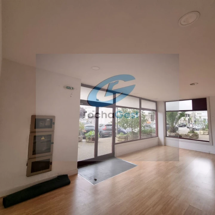 Loja para Arrendamento em Mafamude e Vilar do Paraíso Foto 1