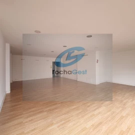 Loja para Arrendamento em Mafamude e Vilar do Paraíso