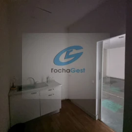 Loja para Arrendamento em Mafamude e Vilar do Paraíso