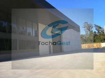 Armazém para Arrendamento em Lourosa