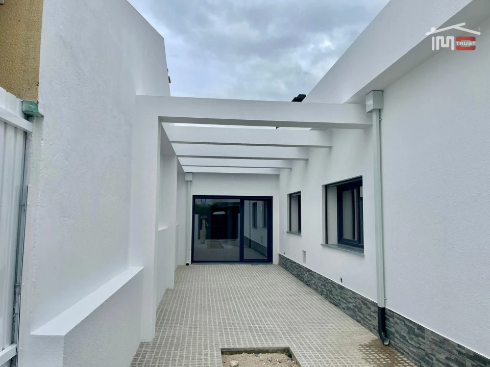 Moradia T3 para Venda em Fernao Ferro Foto 37
