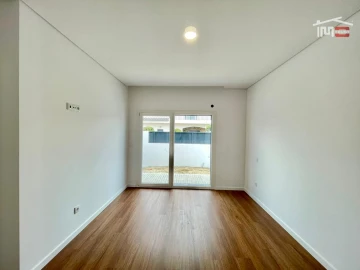 Moradia T3 para Venda em Fernao Ferro