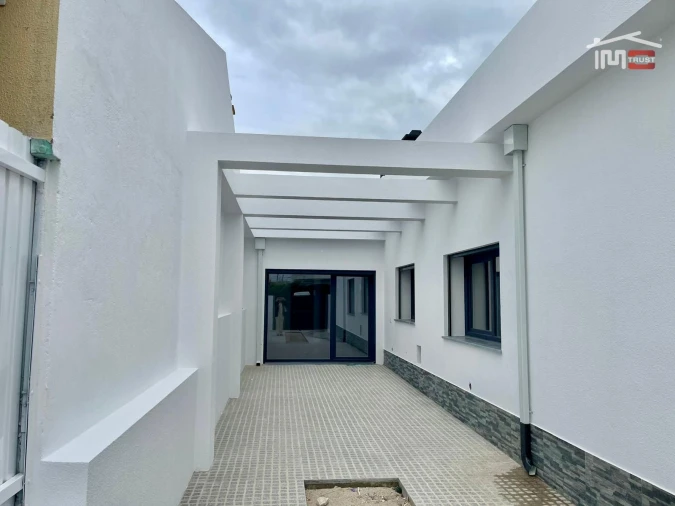 Moradia T3 para Venda em Fernao Ferro Foto 37