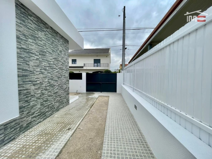 Moradia T3 para Venda em Fernao Ferro Foto 39