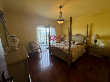 Moradia T3 para Venda em Campo e Sobrado