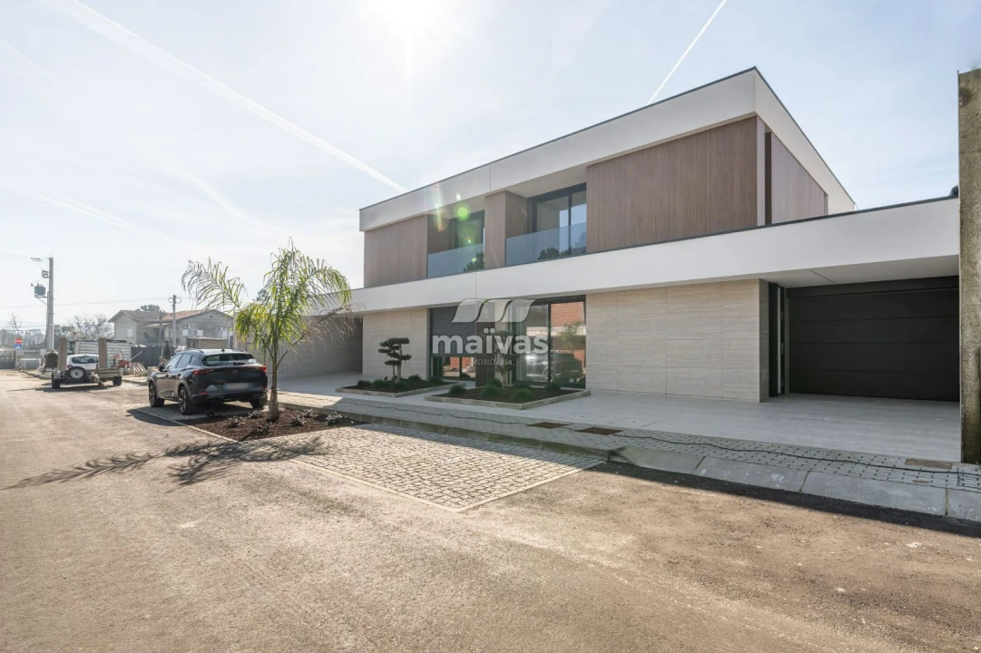 Moradia T4 para Venda em Turiz Foto 2