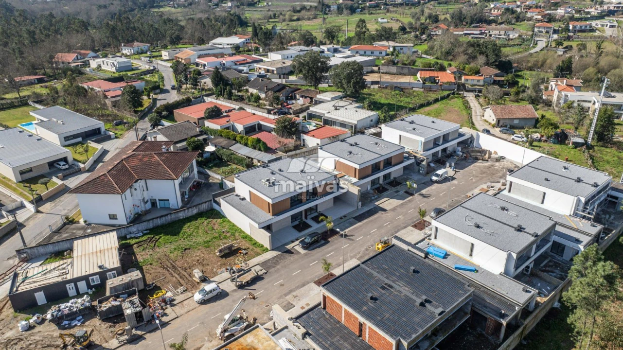 Moradia T4 para Venda em Turiz Foto 38