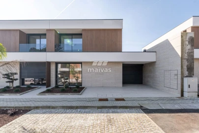 Moradia T4 para Venda em Turiz