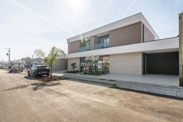 Moradia T4 para Venda em Turiz Foto 2