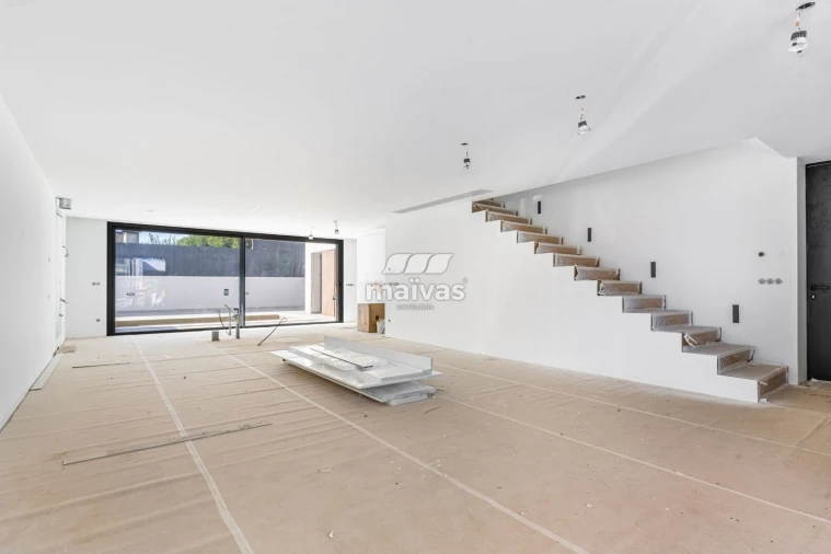 Moradia T4 para Venda em Turiz Foto 4