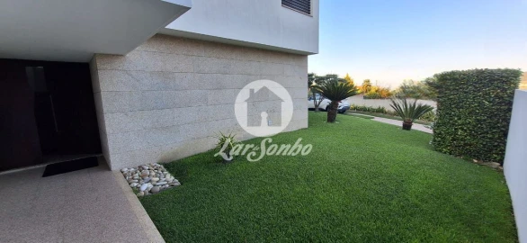 Moradia T3 para Venda em Barcelinhos