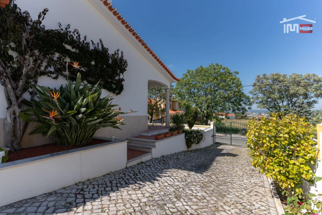 Moradia T4 para Venda em São João Baptista e Santa Maria dos Olivais Foto 38