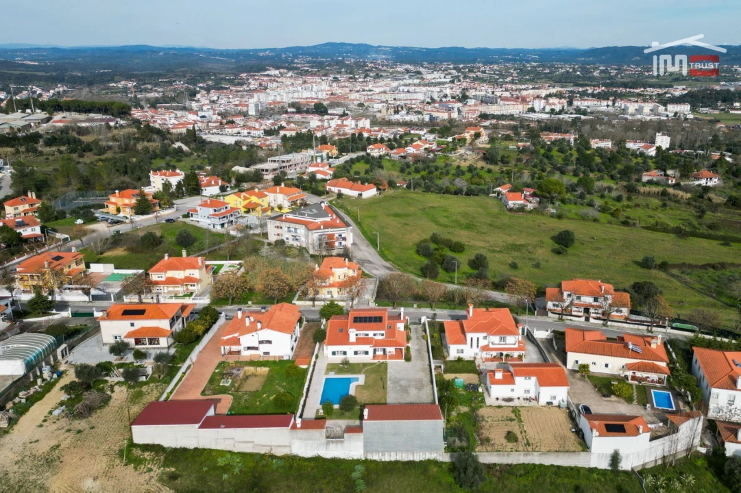 Moradia T4 para Venda em São João Baptista e Santa Maria dos Olivais Foto 40