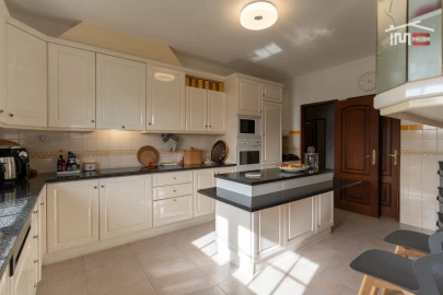 Moradia T4 para Venda em São João Baptista e Santa Maria dos Olivais