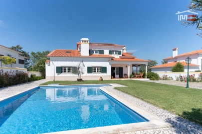 Moradia T4 para Venda em São João Baptista e Santa Maria dos Olivais