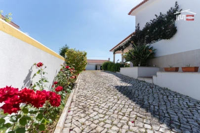 Moradia T4 para Venda em São João Baptista e Santa Maria dos Olivais