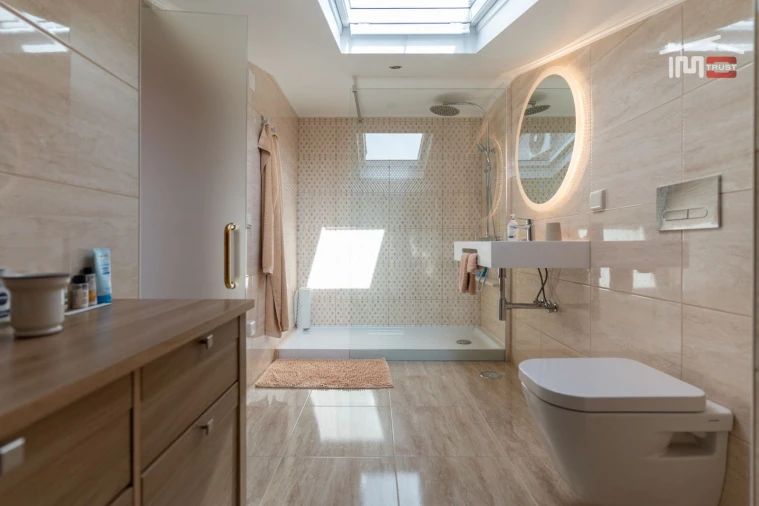 Moradia T4 para Venda em São João Baptista e Santa Maria dos Olivais Foto 12