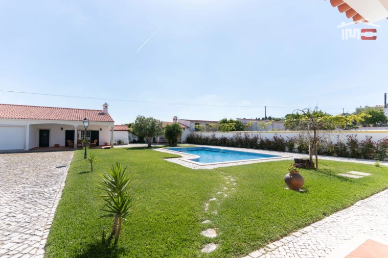 Moradia T4 para Venda em São João Baptista e Santa Maria dos Olivais Foto 35