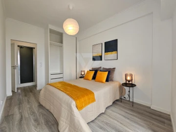 Apartamento T3 para Venda em Benfica
