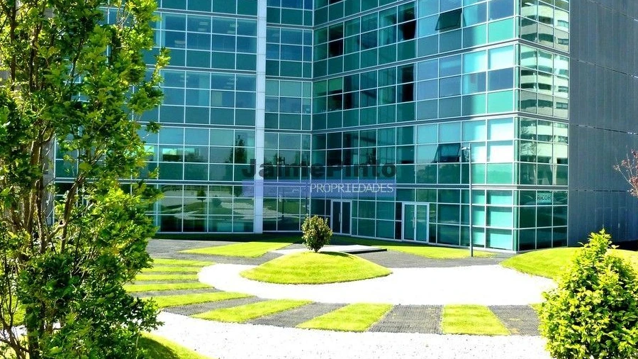 Escritório para Arrendamento em Arcozelo