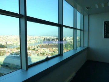 Escritório para Arrendamento em Arcozelo
