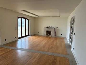 Moradia T4 para Arrendamento em Arcozelo