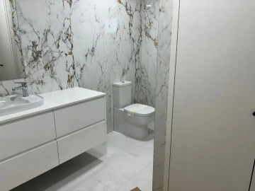 Moradia T4 para Arrendamento em Arcozelo