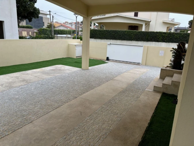 Moradia T4 para Arrendamento em Arcozelo Foto 4