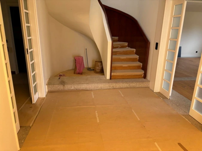 Moradia T4 para Arrendamento em Arcozelo Foto 10