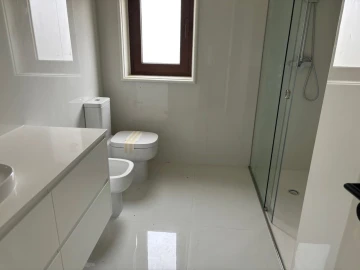 Moradia T4 para Venda em Arcozelo