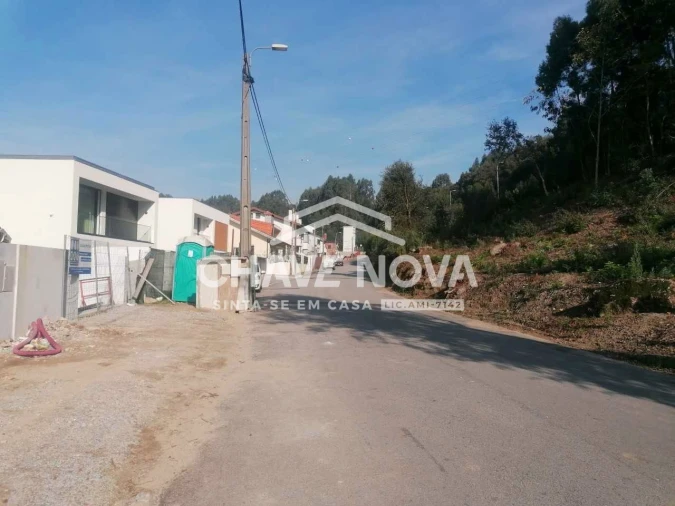 Terreno para Venda em Arcozelo Foto 2