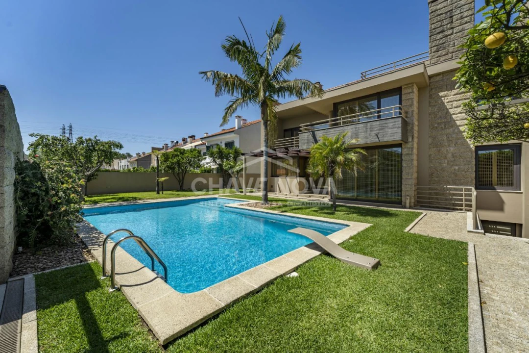 Moradia T4 para Venda em Custóias, Leça do Balio e Guifões Foto 1