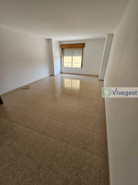 Apartamento T2 para Arrendamento em Cidade da Maia
