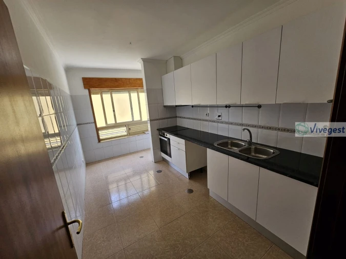 Apartamento T2 para Arrendamento em Cidade da Maia Foto 4