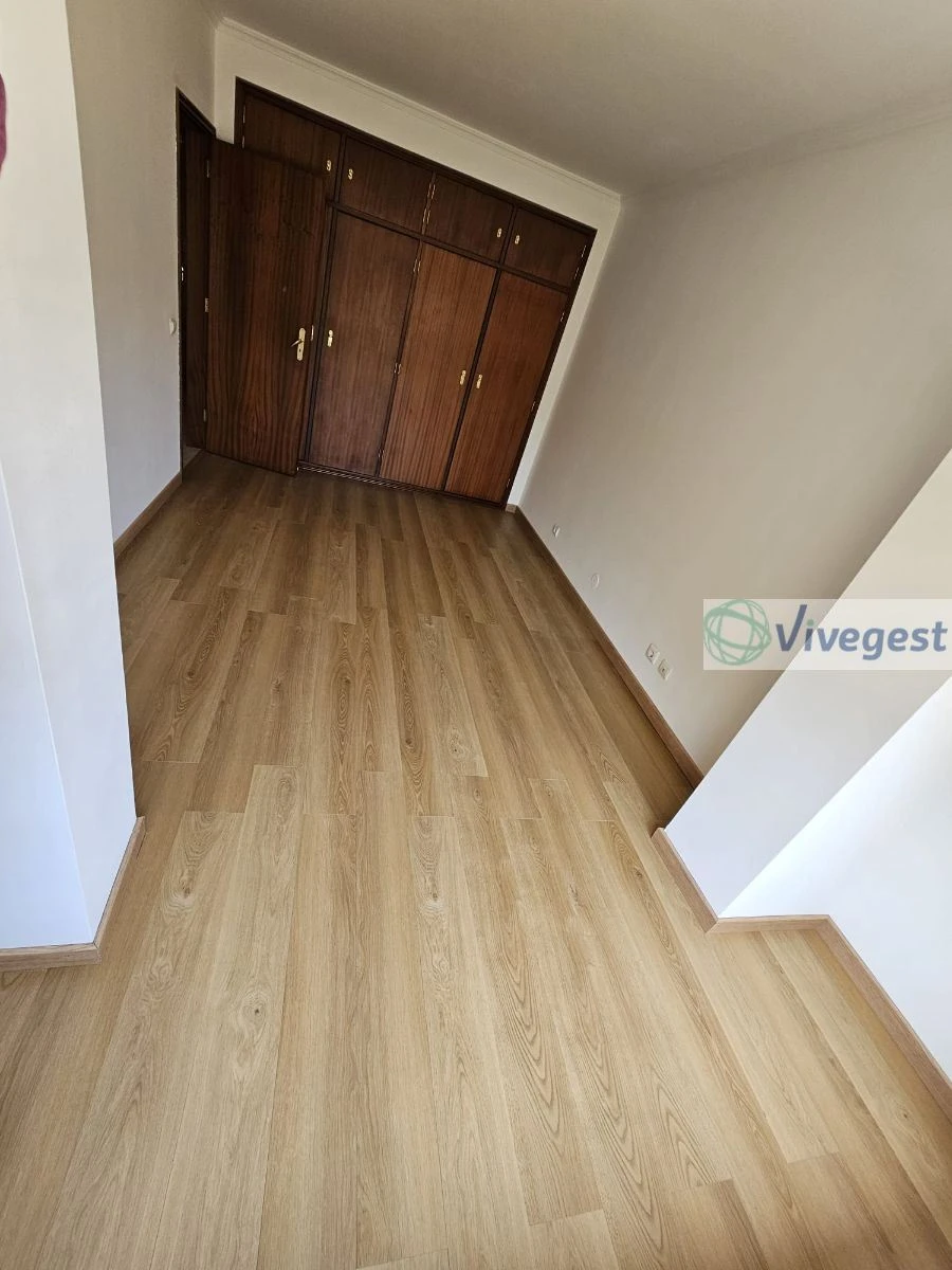 Apartamento T2 para Arrendamento em Cidade da Maia Foto 9