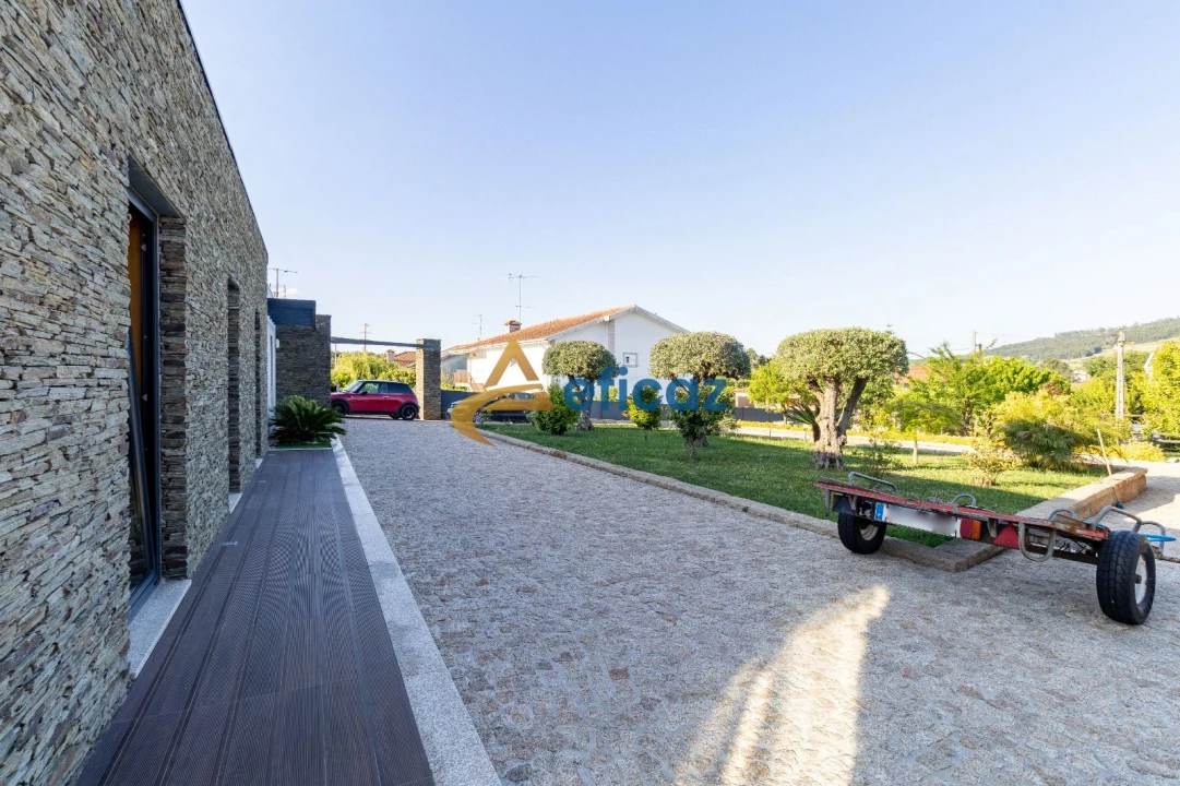 Moradia T3 para Venda em Guilhufe e Urrô Foto 26