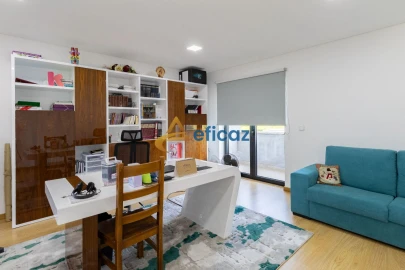 Moradia T3 para Venda em Guilhufe e Urrô