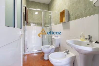 Moradia T3 para Venda em Guilhufe e Urrô