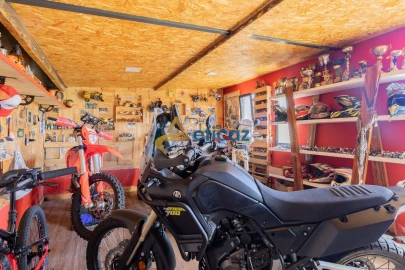 Moradia T3 para Venda em Guilhufe e Urrô