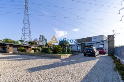 Moradia T3 para Venda em Guilhufe e Urrô